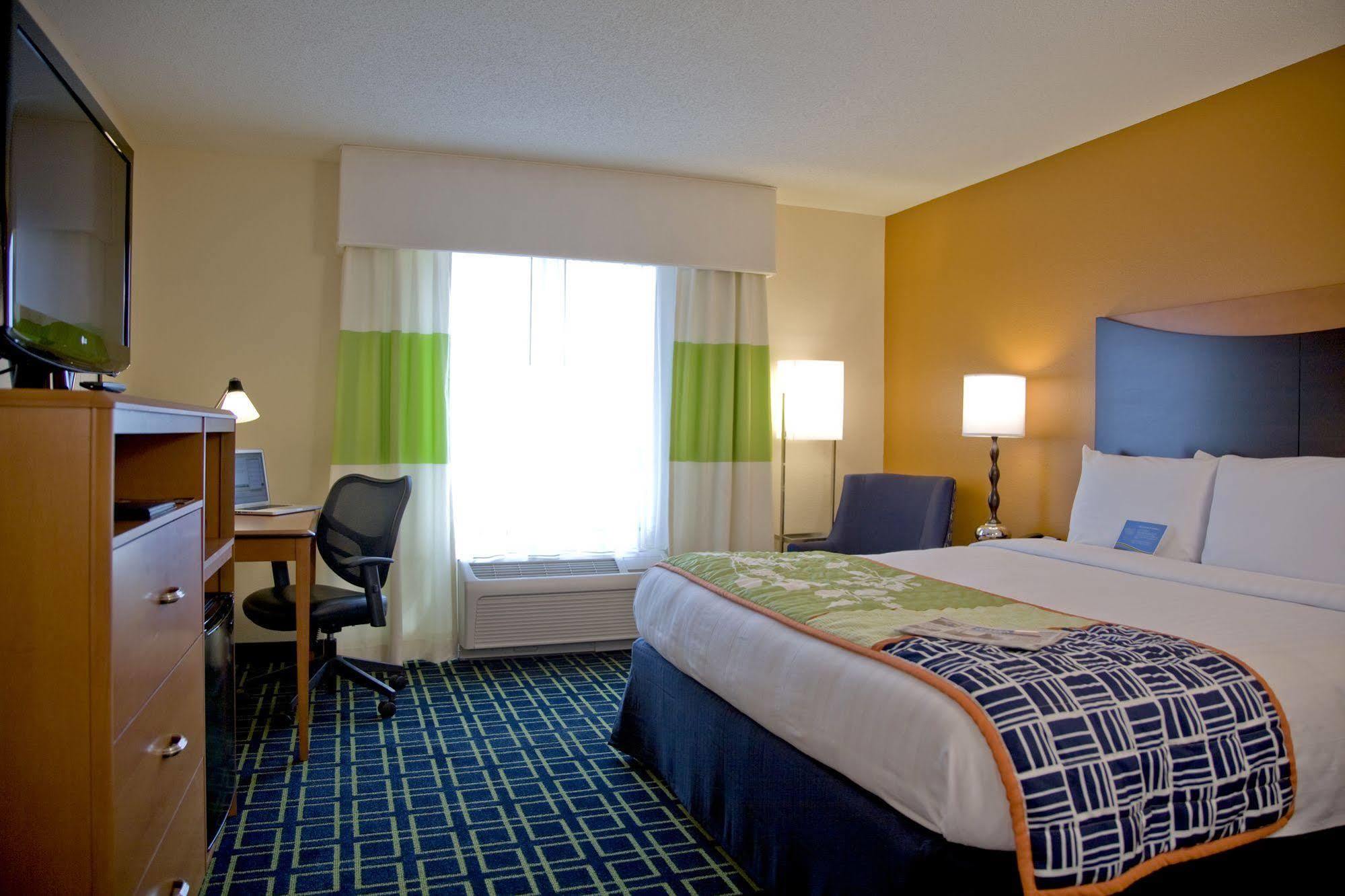 Fairfield Inn And Suites By Marriott Montgomery Eastchase Exterior photo